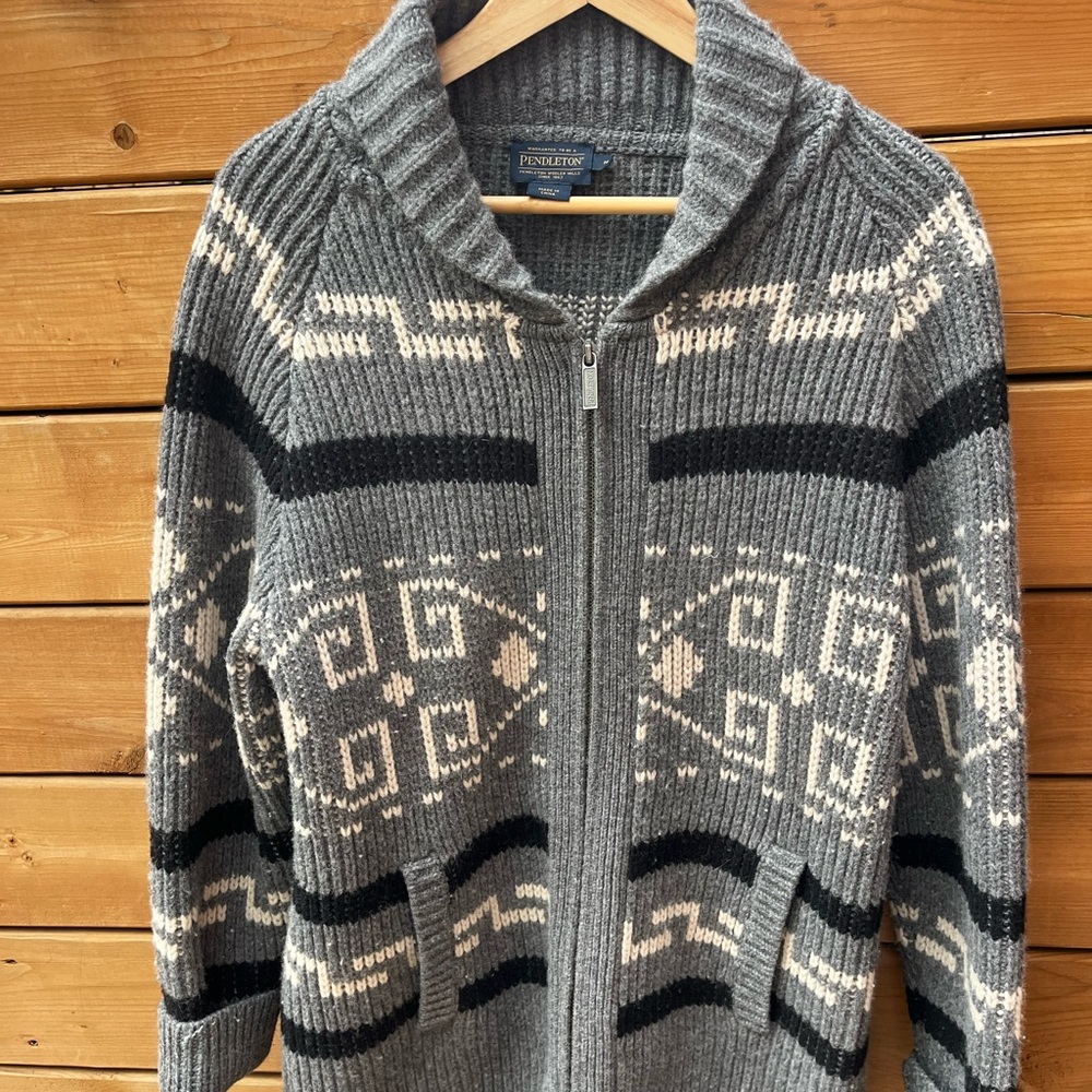 Pendleton Woolen Mills Gray Knit Sweater